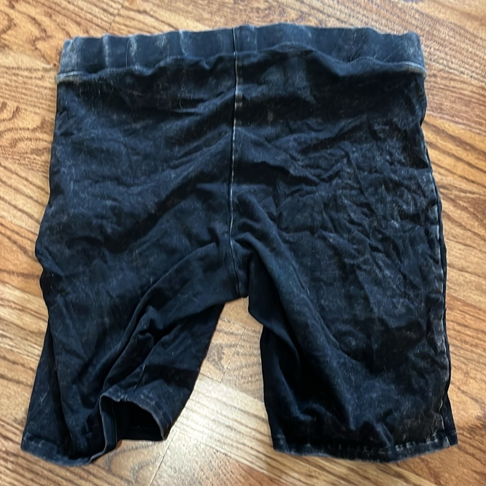 Torrid Sz1 Stonewash Black Biker shorts 8” inseam - Picture 2 of 3
